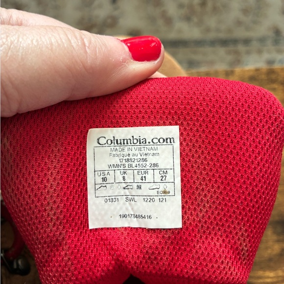 Columbia women’s hiking boots wore once - size 10 - Picture 3 of 5